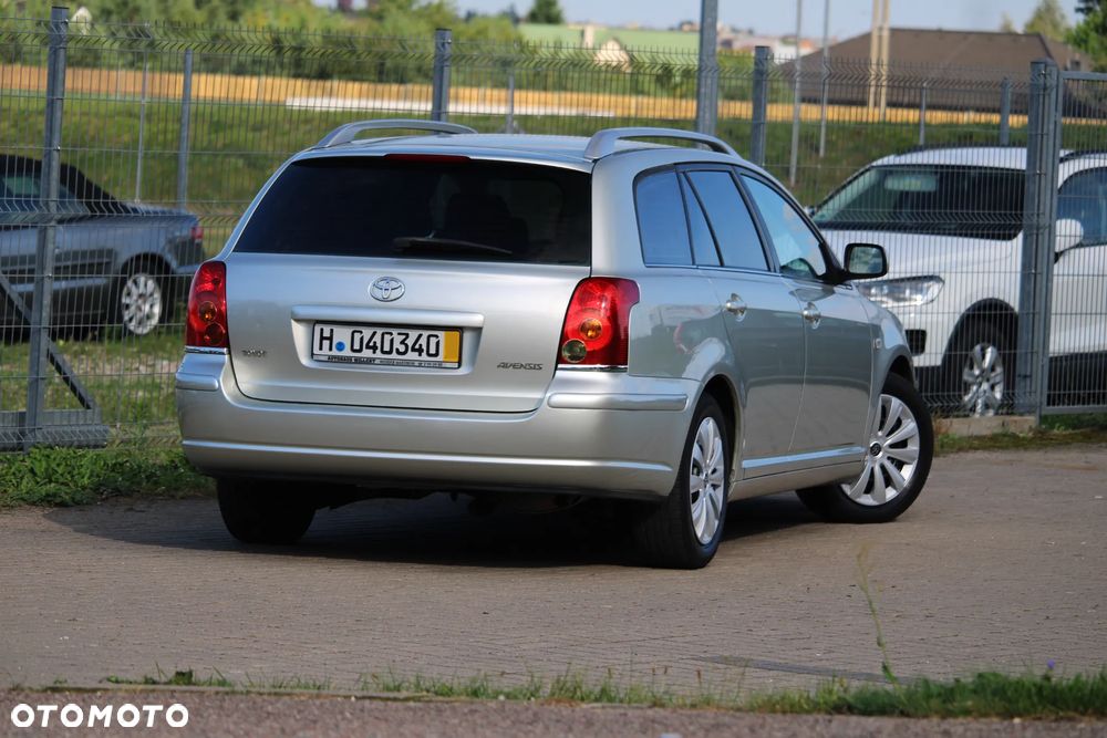 Toyota Avensis - 9