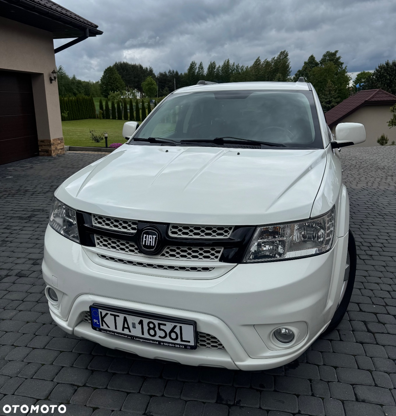 Fiat Freemont 2.0 Multijet 16V DPF Automatik Allrad Lounge - 2