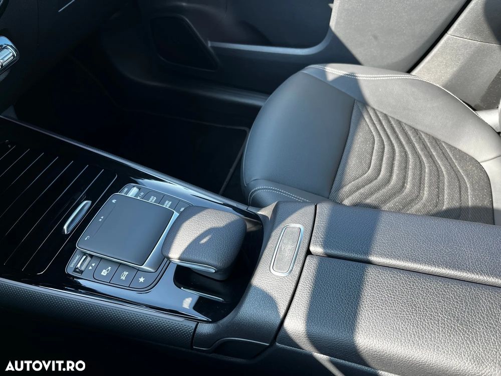 Mercedes-Benz GLB - 21