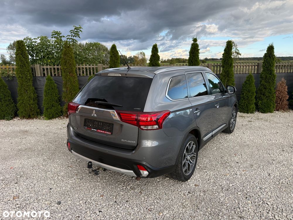 Mitsubishi Outlander - 10
