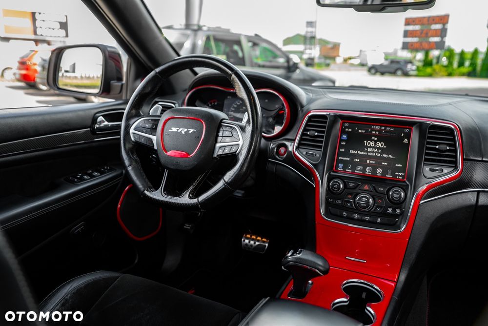 Jeep Grand Cherokee SRT8 - 28