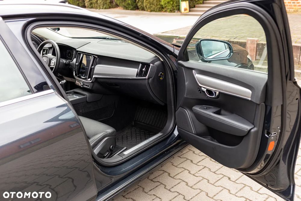 Volvo V90 D3 Momentum - 24