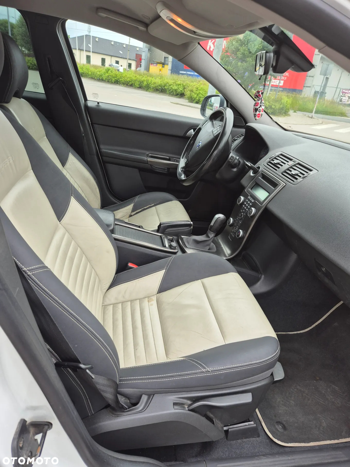 Volvo V50 D2 R-Design - 8