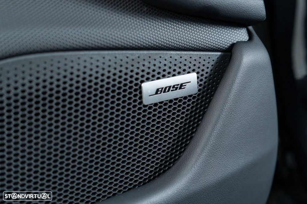 Porsche Taycan 4S - 37