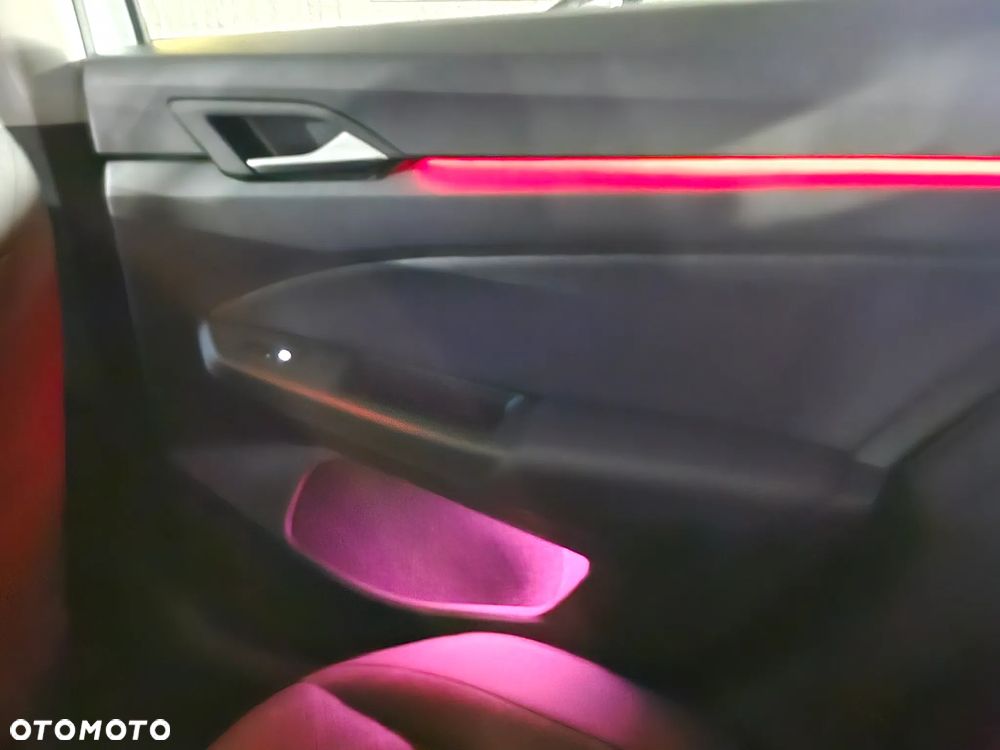 Volkswagen Golf VIII 2.0 TDI Life - 32