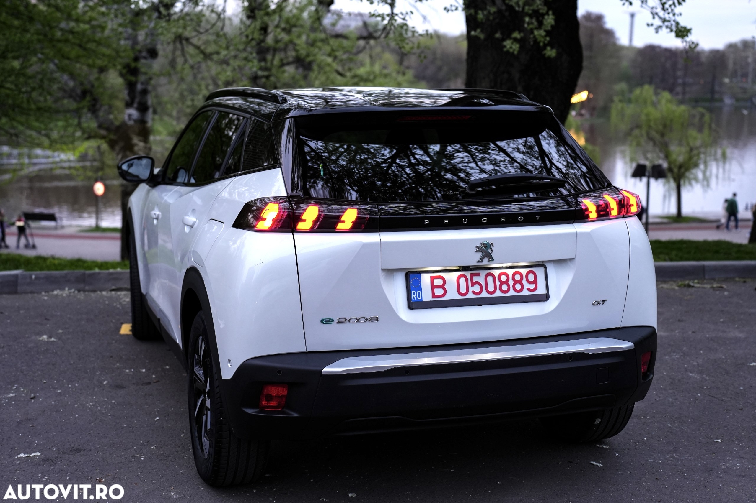 Peugeot 2008 e-2008 50 kWh GT - 18