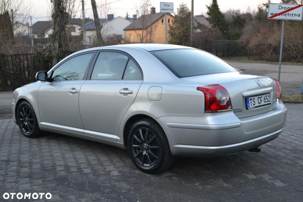 Toyota Avensis 2.0 VVT-i Executive - 7