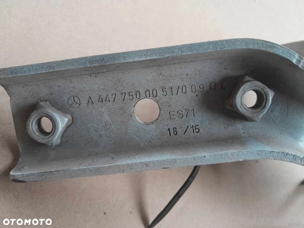 ZAWIAS MASKI LEWY PRZEDNI PRZÓD MERCEDES W447 VITO - 3