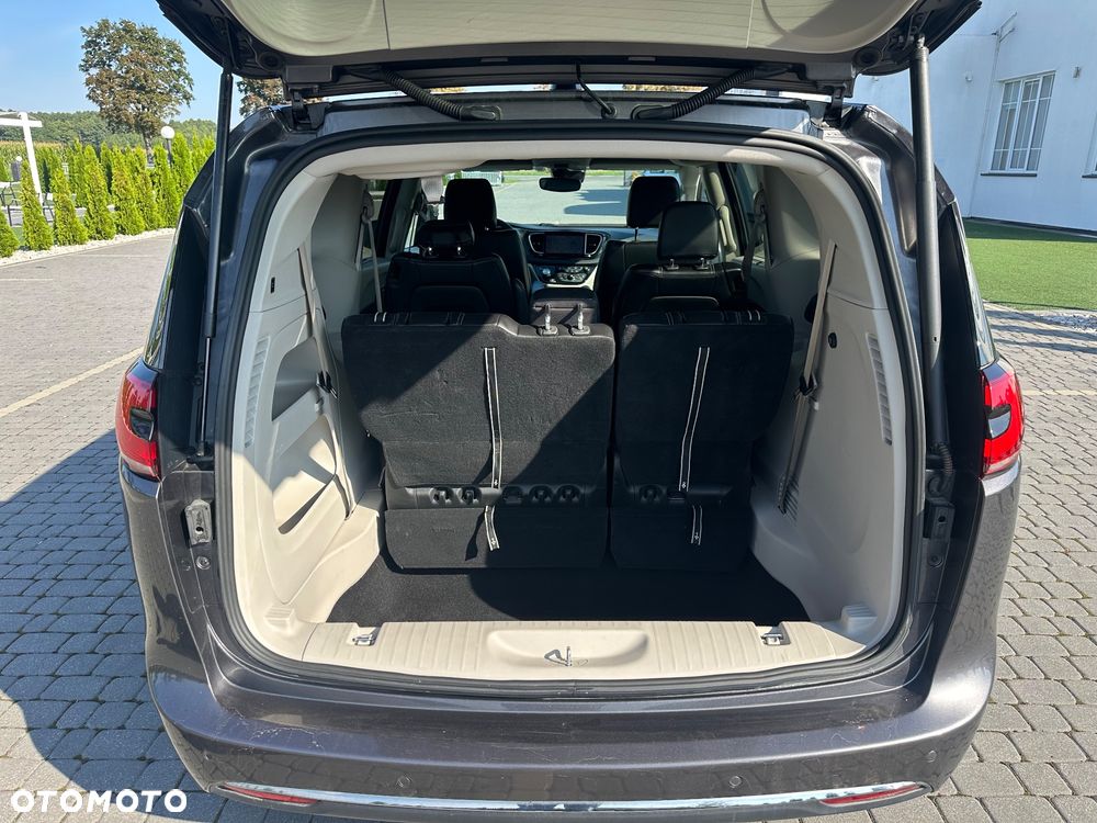 Chrysler Pacifica - 19