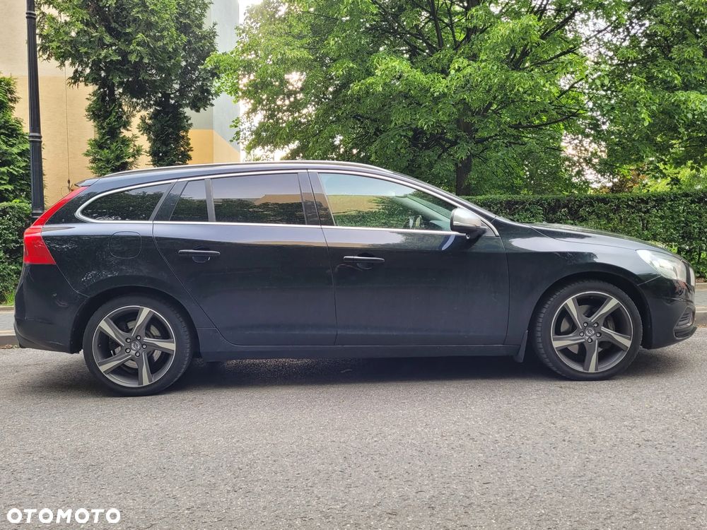 Volvo V60 T6 AWD Geartronic RDesign - 16