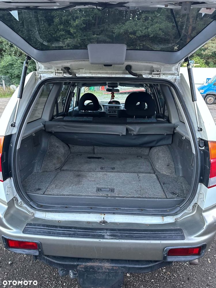 Mitsubishi Pajero 2.5 TD GLS - 11