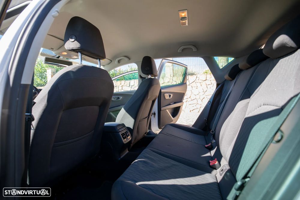 SEAT Leon 1.6 TDI Ecomotive Reference - 11