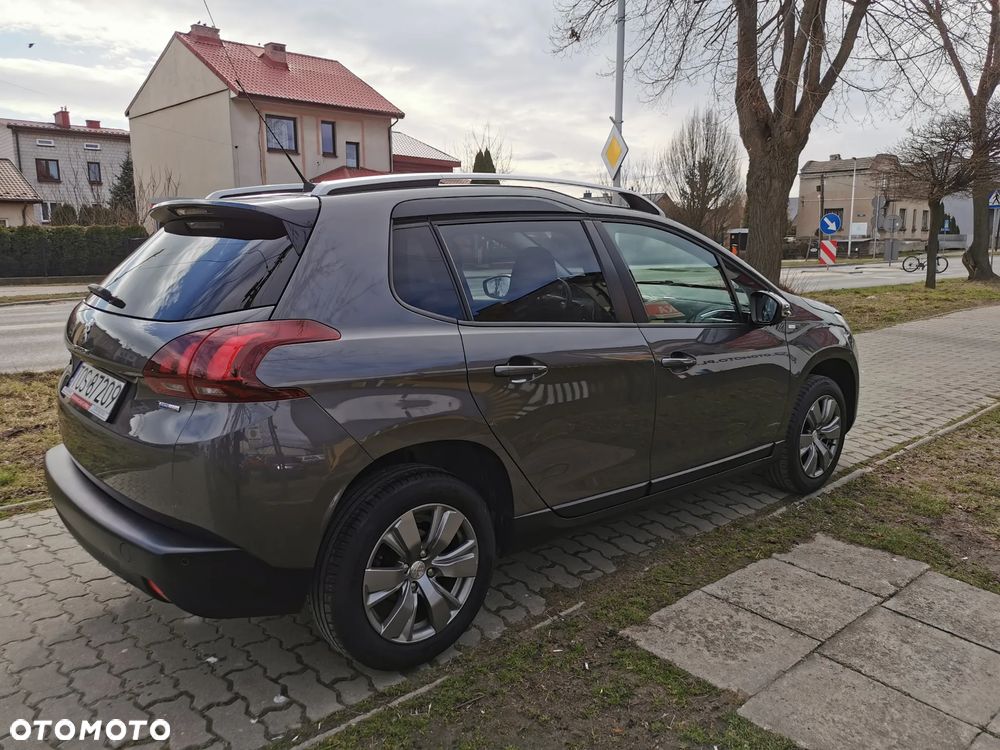 Peugeot 2008 1.2 Pure Tech Style EU6 - 2