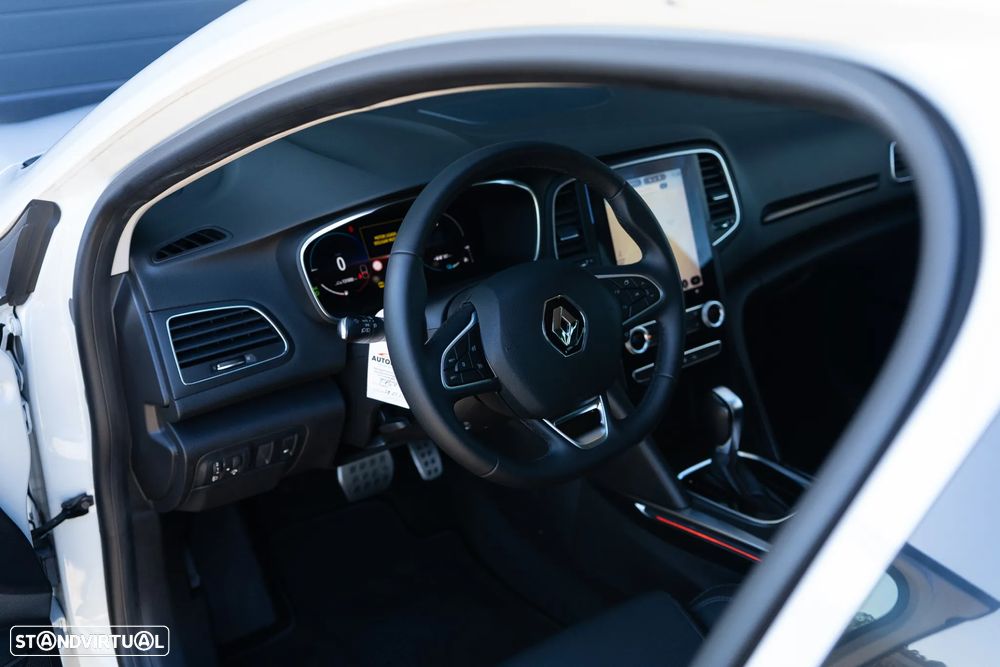 Renault Mégane Sport Tourer 1.6 E-Tech Plug-In Hybrid R.S. Line - 22