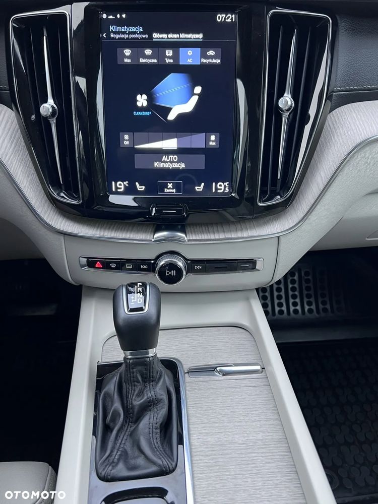 Volvo XC 60 - 8