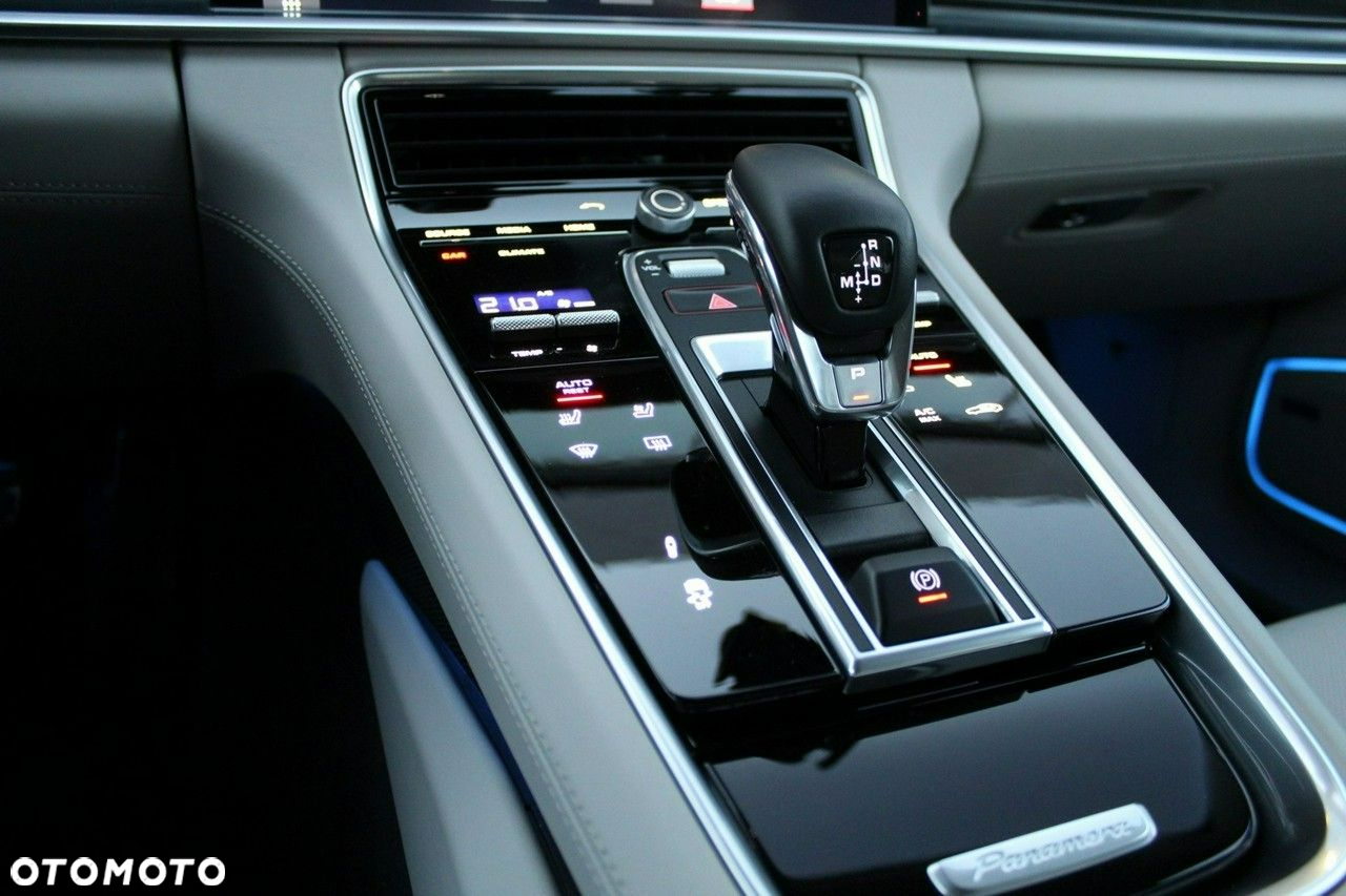 Porsche Panamera - 29