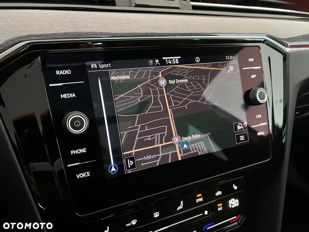 Volkswagen Passat Variant 2.0 TSI Elegance DSG - 30