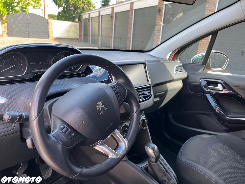 Peugeot 208 82 PureTech Style - 12