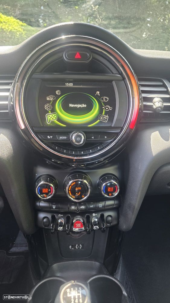 MINI 3 Portas Cooper Essential - 13