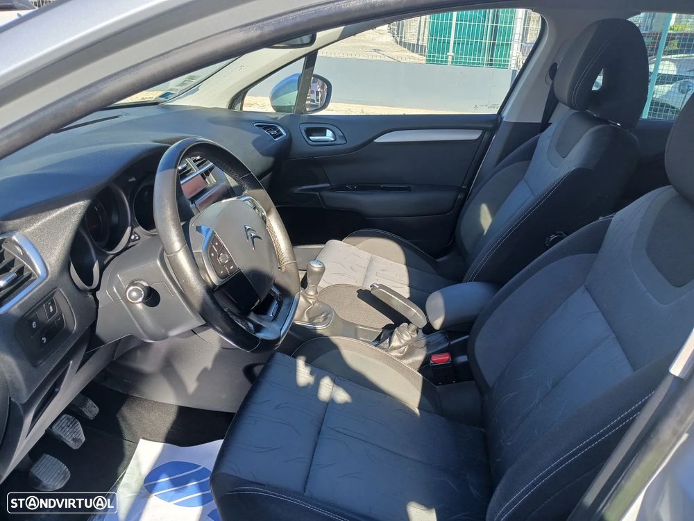 Citroën C4 1.6 HDi Seduction - 12