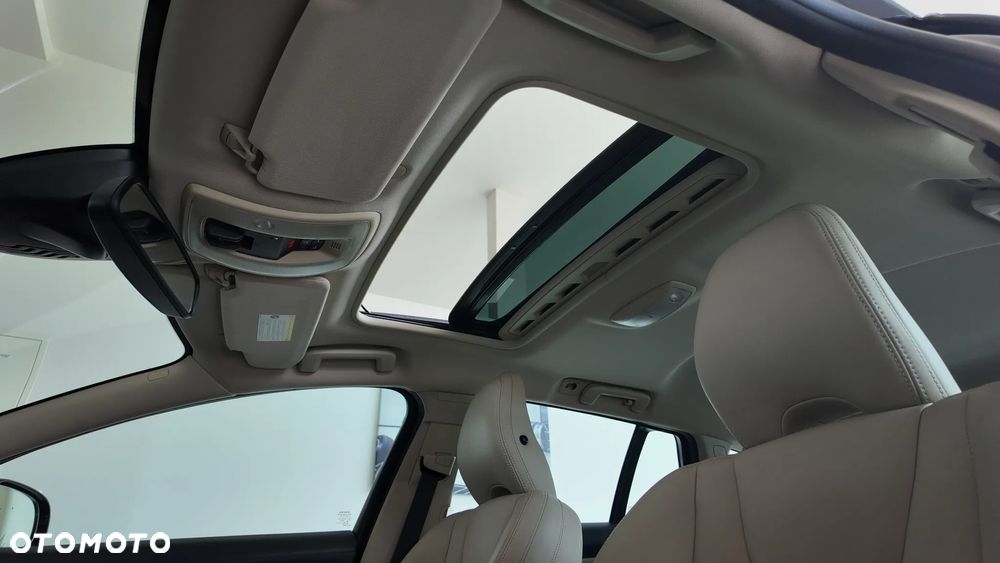 Volvo V60 D6 AWD Plug-in Hybrid Summum - 14