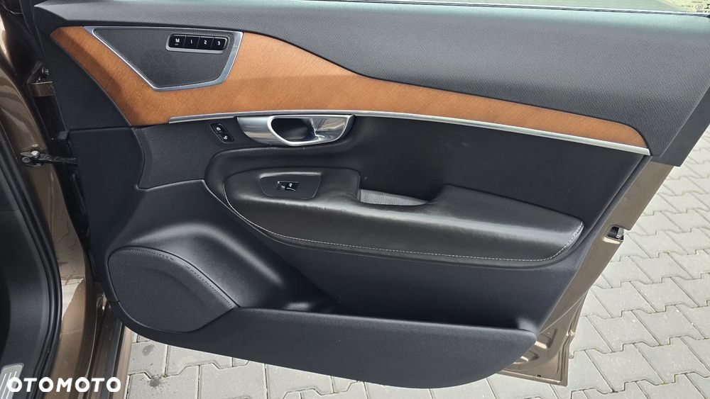 Volvo XC 90 D5 AWD Geartronic Inscription - 37