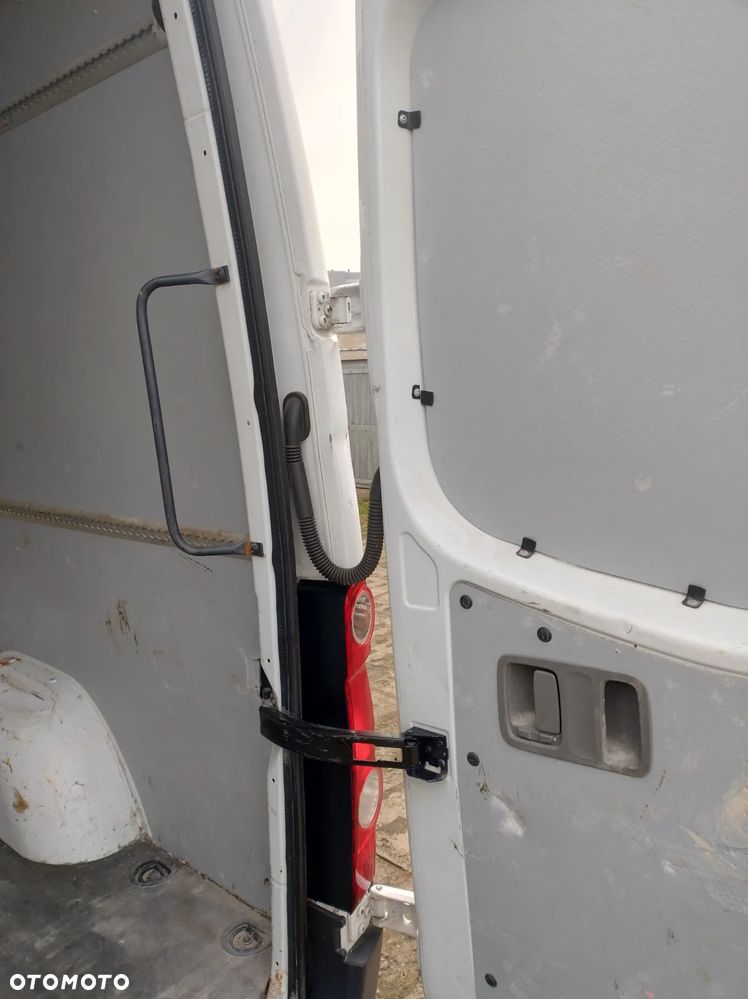 Volkswagen Crafter - 26