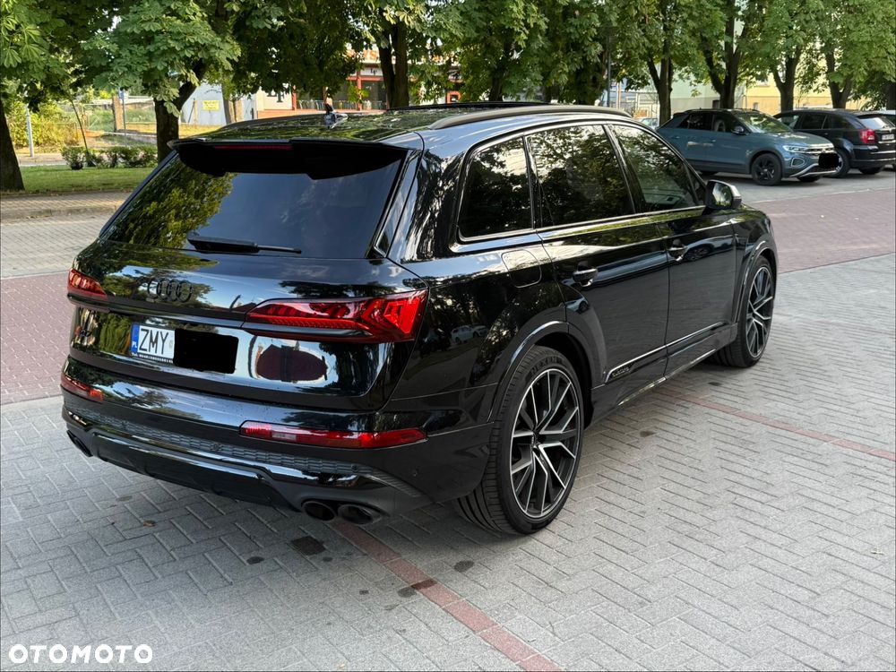 Audi SQ7 - 7