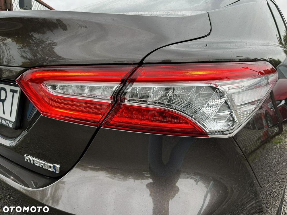 Toyota Camry 2.5 Hybrid Executive CVT - 26