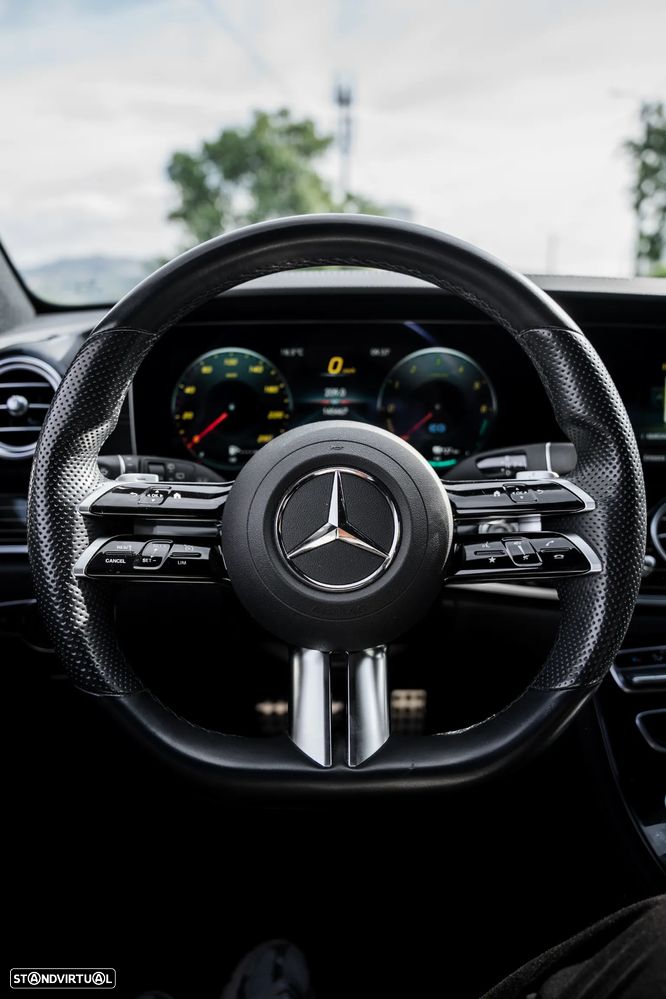 Mercedes-Benz E 300 de AMG Line - 38