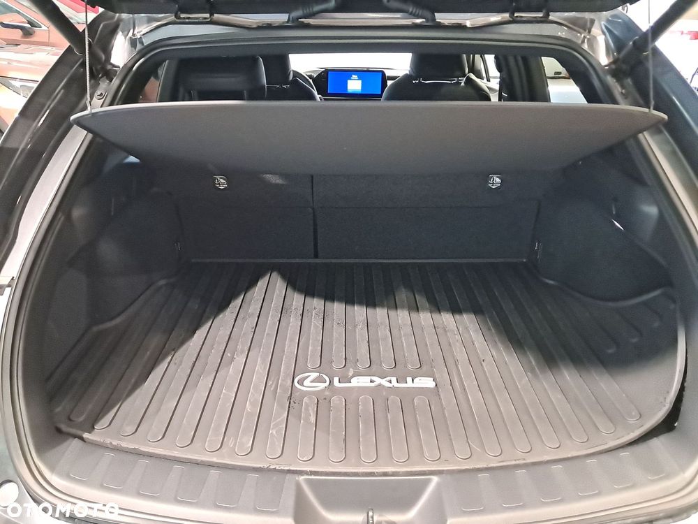 Lexus UX - 11