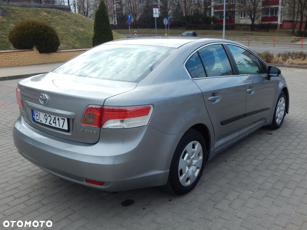 Toyota Avensis 1.8 Sol NAVI - 10