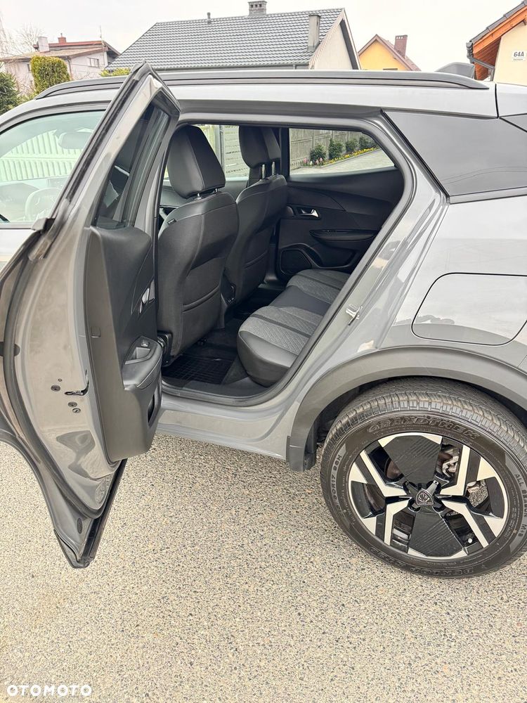 Peugeot 2008 BlueHDi 130 EAT8 Allure - 21