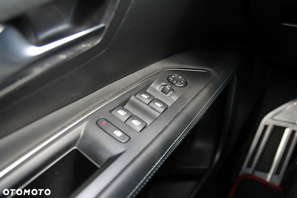 Peugeot 3008 1.6 PureTech GPF Crossway S&S EAT8 - 17