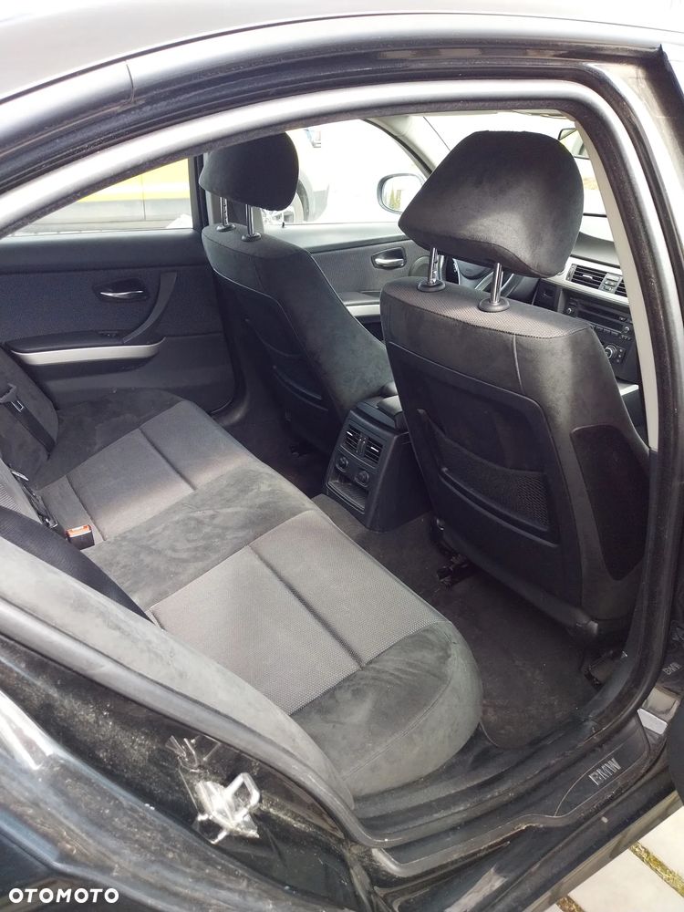 BMW Seria 3 318d - 11