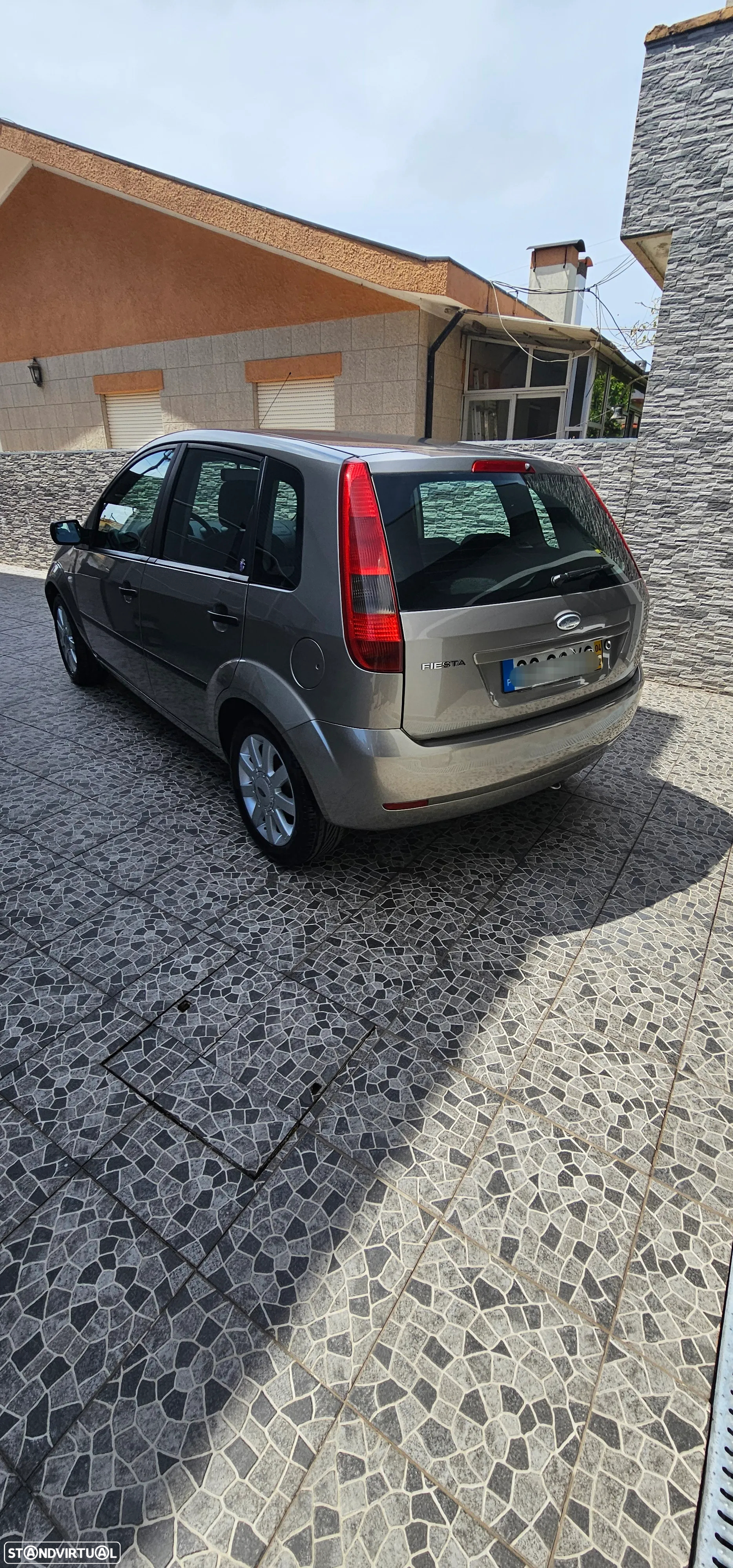Ford Fiesta - 2