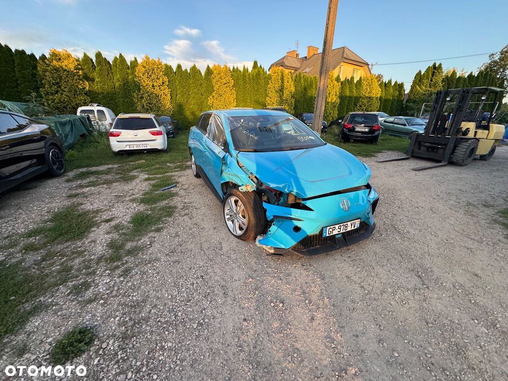 MG 4 Luxury 64 kWh - 11