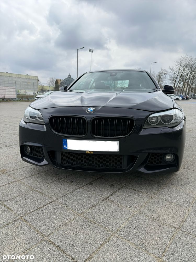 BMW Seria 5 525d xDrive - 13