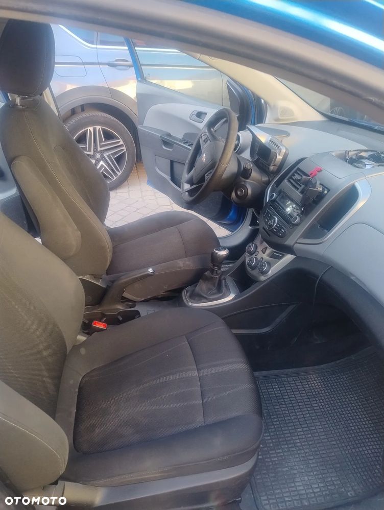 Chevrolet Aveo - 8