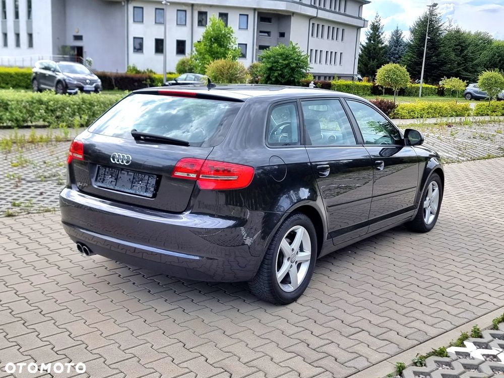 Audi A3 Sportback - 3