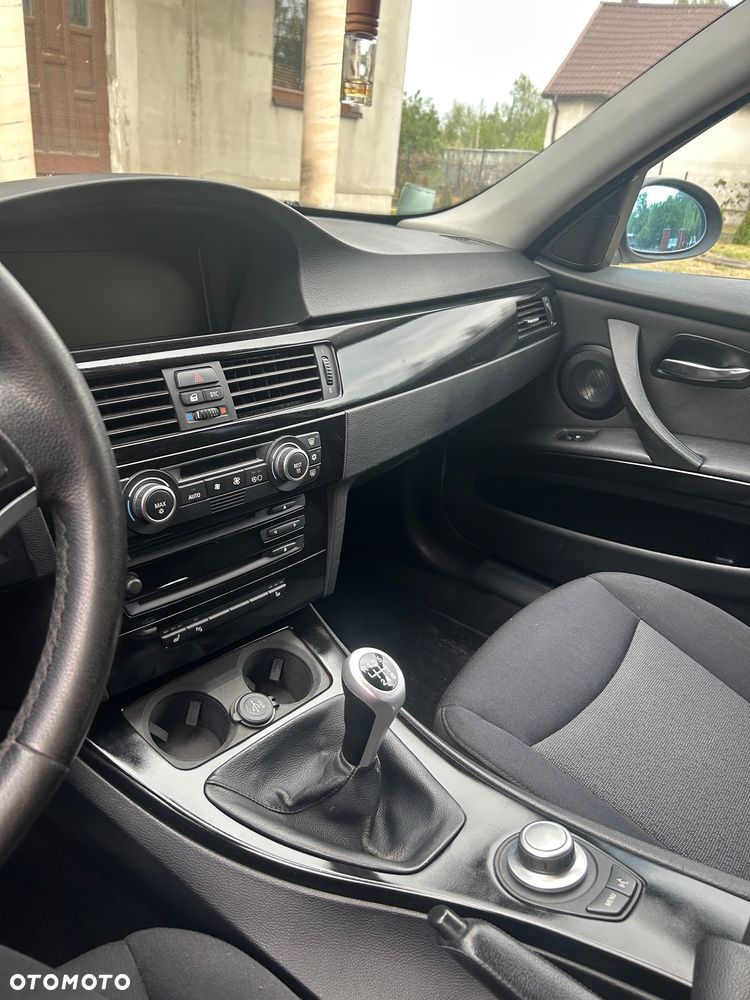 BMW Seria 3 320i - 16