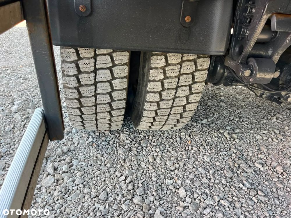 Volvo Dzierżawa izoterma z windą, otwierany bok - 18