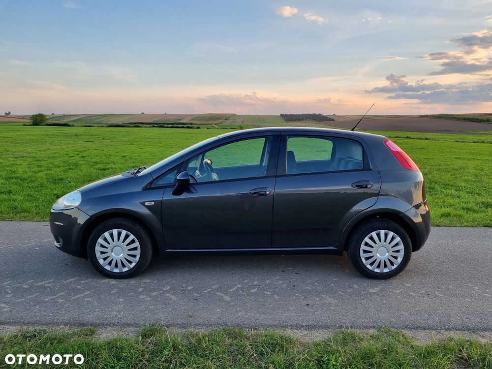 Fiat Punto 1.4 Young - 4