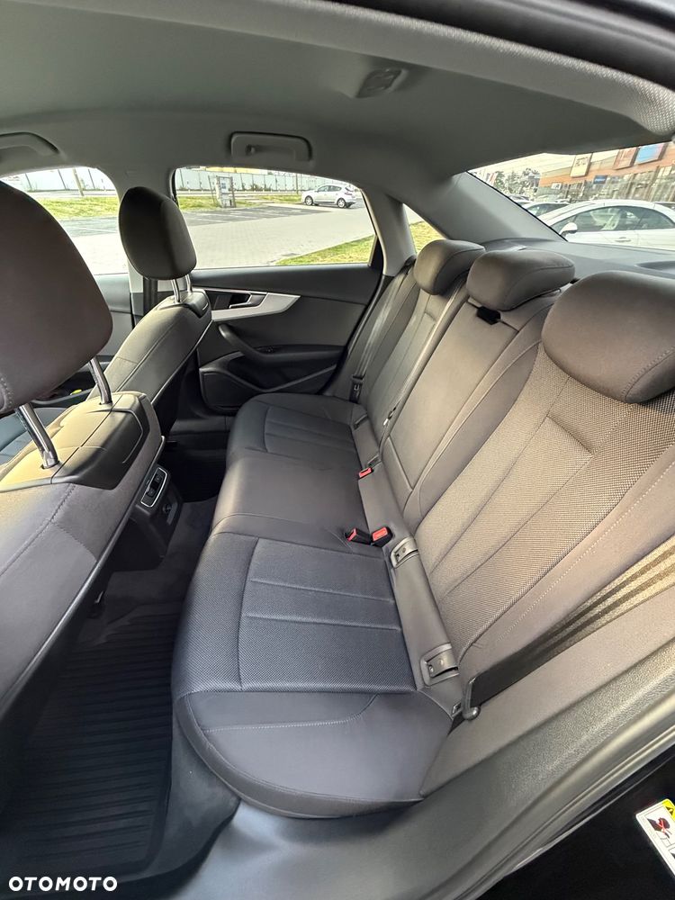 Audi A4 Limousine - 8