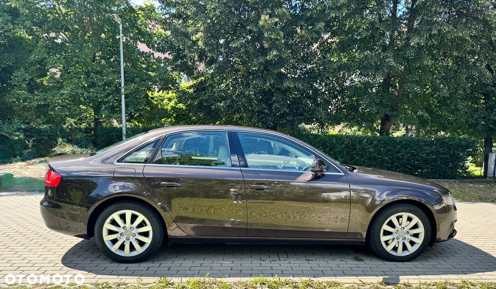 Audi A4 Limousine - 10