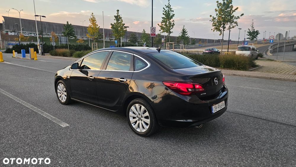 Opel Astra 1.4 Turbo Selection - 12