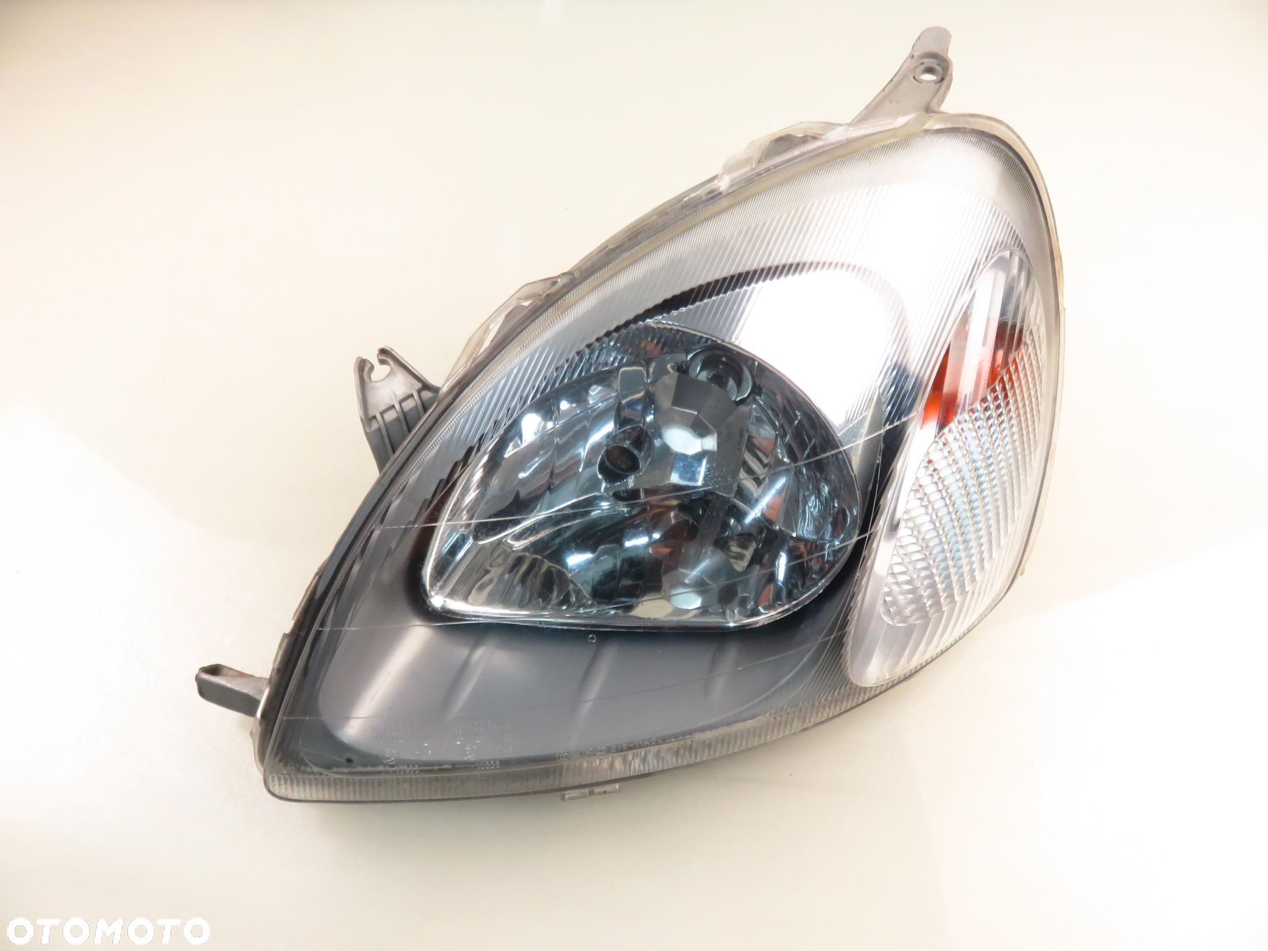 LAMPA LEWA PRZEDNIA TOYOTA YARIS I (P1) - 1