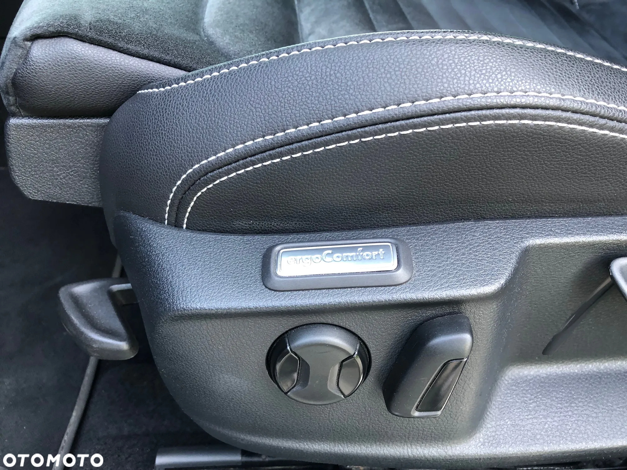 Volkswagen Passat 1.5 TSI EVO Elegance DSG - 12