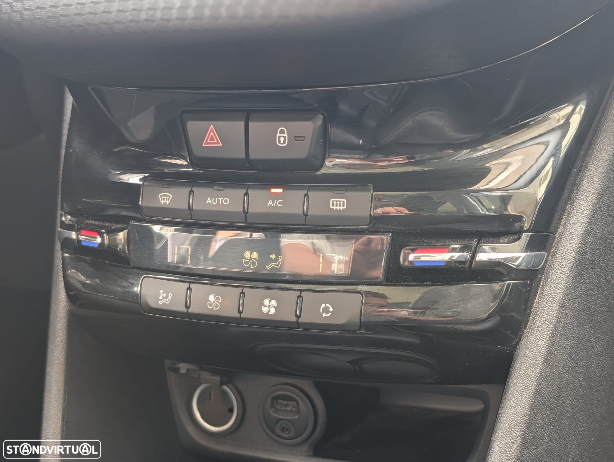 Peugeot 2008 1.5 BlueHDi Allure EAT6 - 11