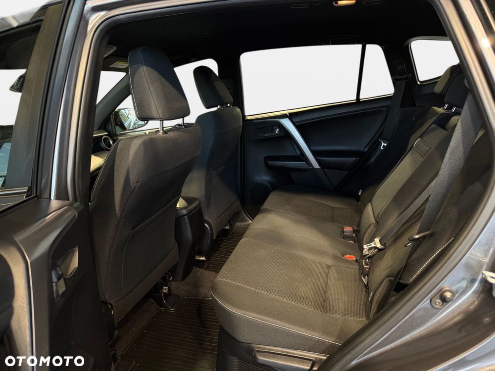 Toyota RAV4 - 16
